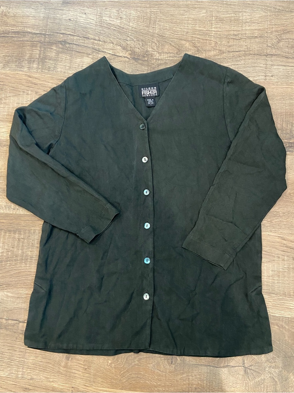 EILEEN FISHER new york 100% Silk Button Down top shirt blouse army green Size